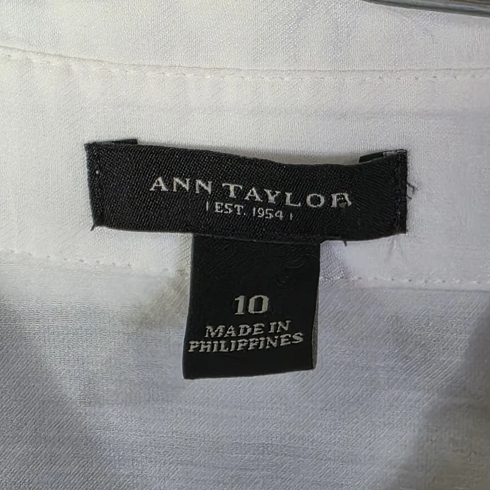Ann Taylor White Sleeveless Button-Up Blouse Sz 10 - Picture 8 of 11